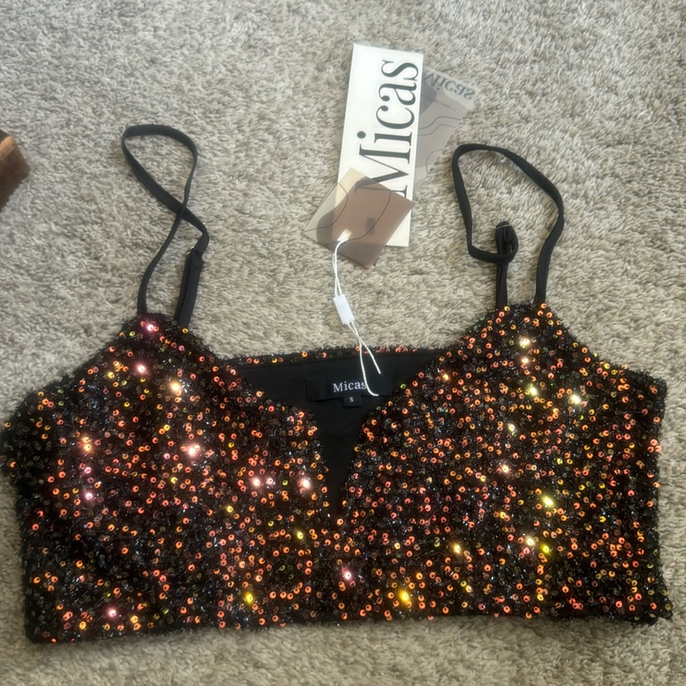 Micas Sparkly Deep V top NWT Size Small